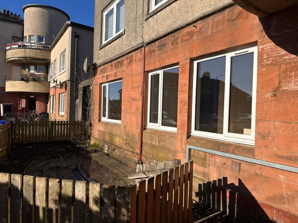 4 bed flat to rentJessiman Square, Renfrew, Renfrewshire PA4