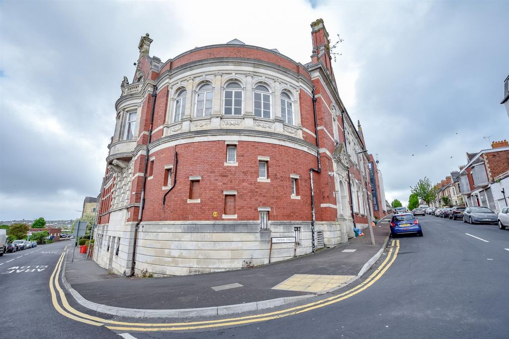 Additional image 8 of 2 bed flat to rentDock View Road, Barry CF63