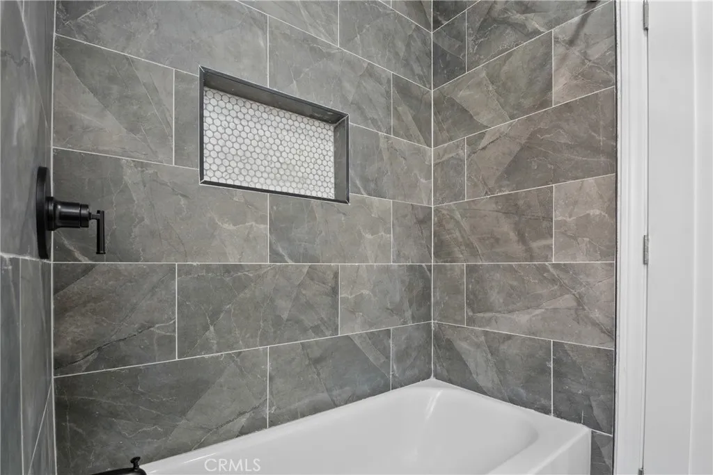 Additional image 25 of 5319 6th Ave, Los Angeles, CA 90043