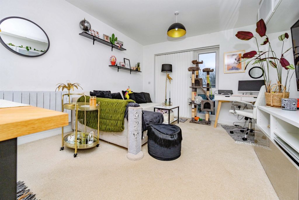 Additional image 6 of 2 bed flat for saleFrogmore Road, Hemel Hempstead HP3