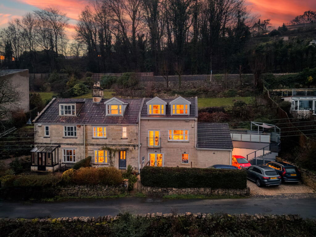 Middle Stoke,  Limpley Stoke,  Bath,  BA2 7GE