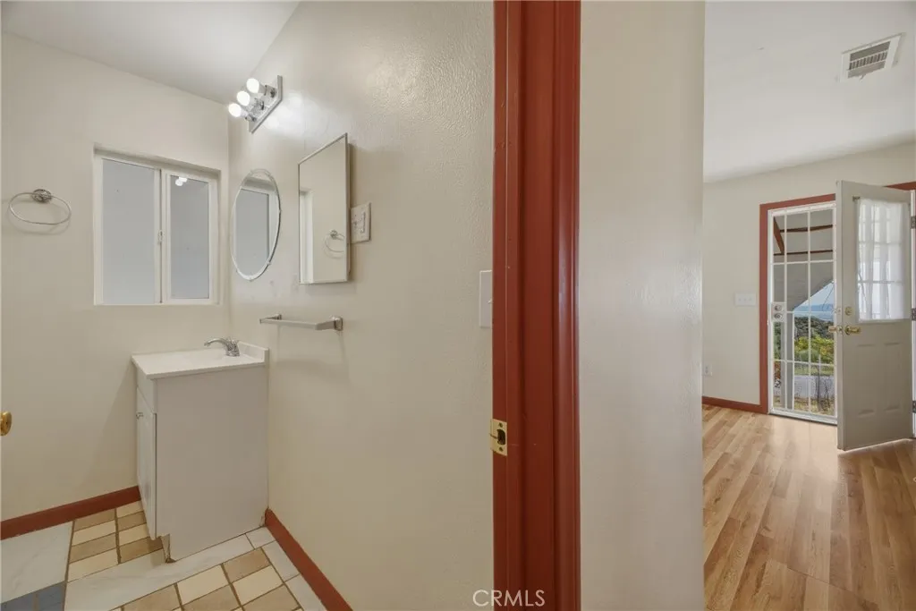 13407 Kagel Canyon Rd, Sylmar, CA 91342
