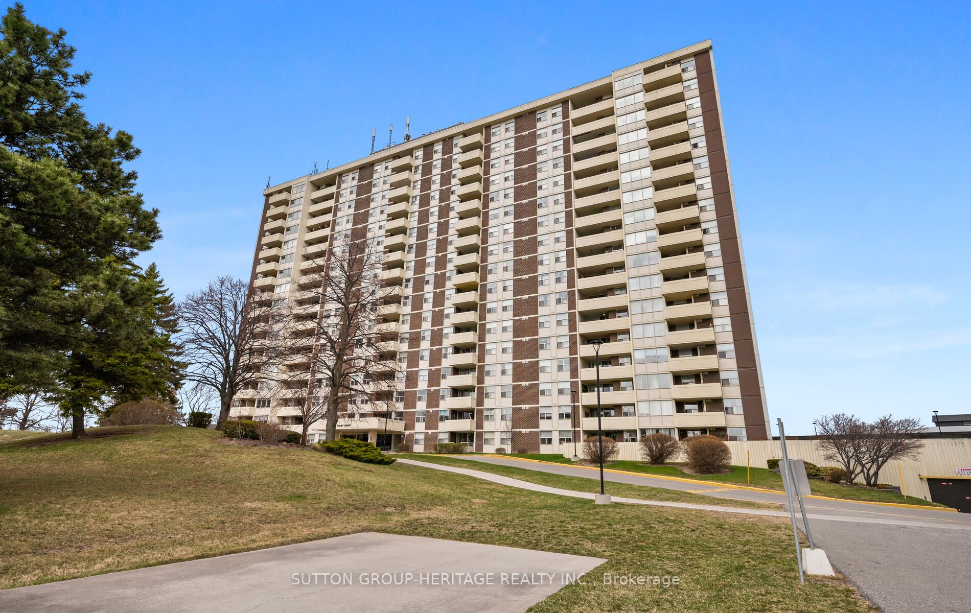 1604-66 Falby Court, Ajax, ON, L1S 3L2