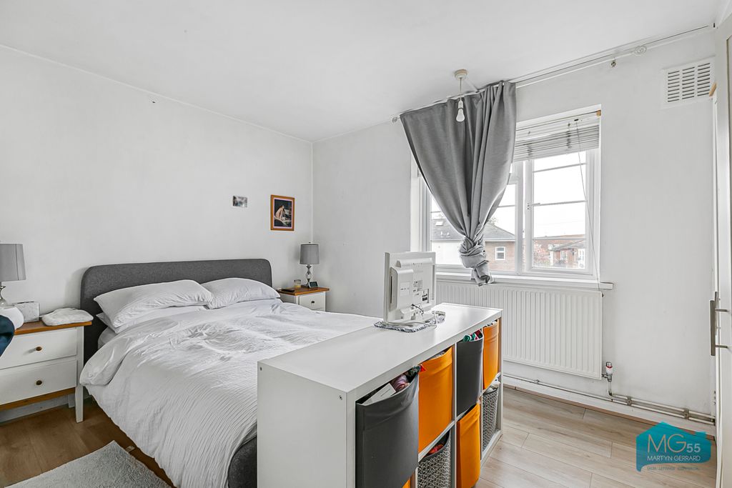 Additional image 3 of 2 bed flat to rentBittacy Court, Frith Lane, London NW7