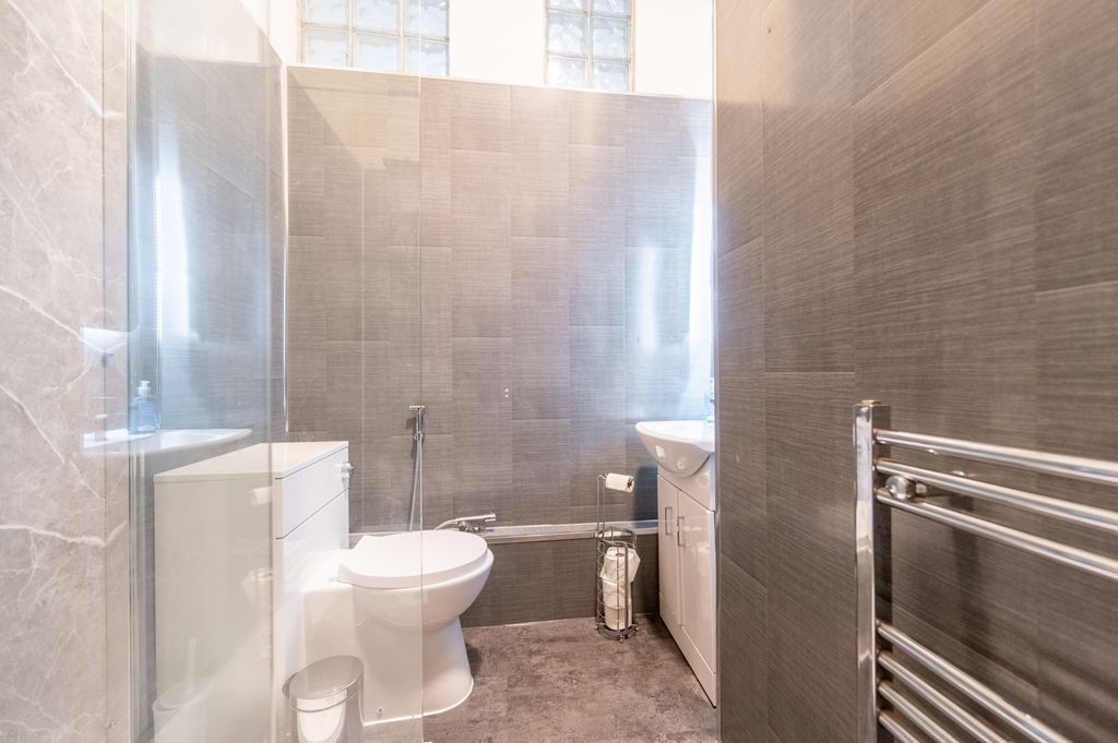 Additional image 11 of 2 bed flat to rentAirlie Street, Glasgow, Glasgow G12