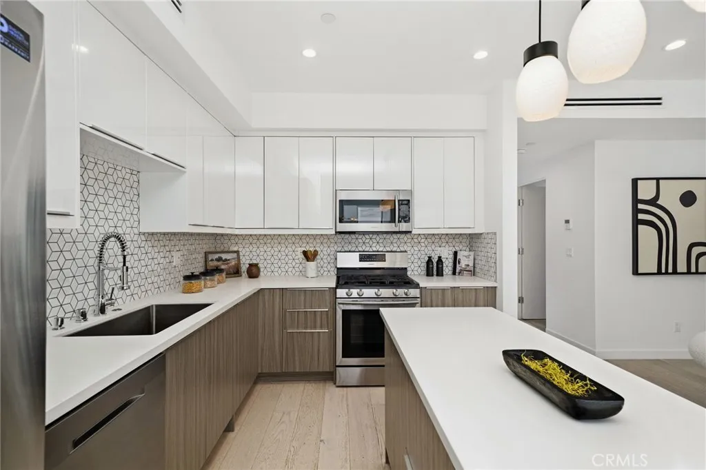 Additional image 43 of 5153 W Redondo Court, Los Angeles, CA 90019