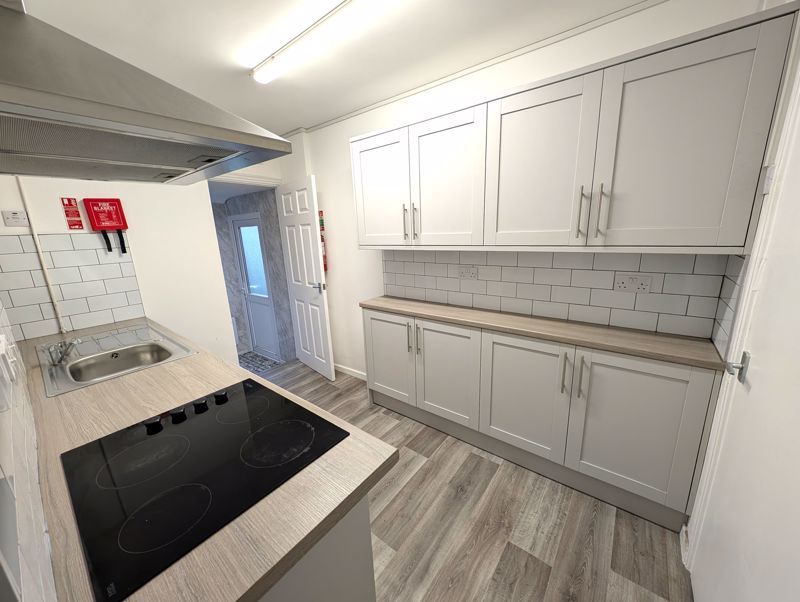 1 bed flat to rentPrinces Avenue, Caerphilly CF83 photo 4