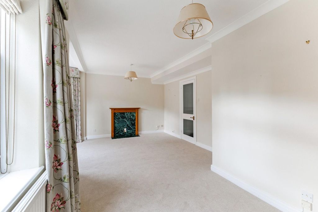 Additional image 3 of 1 bed flat for saleThe Close, Salisbury SP1