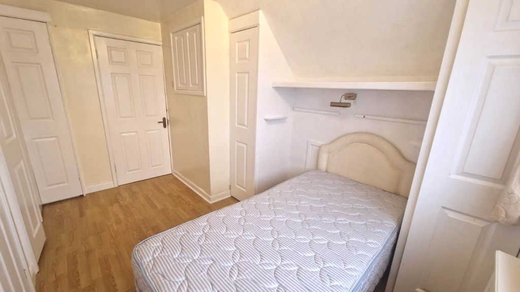 Additional image 9 of 3 bed semi-detached bungalow to rentOnslow Road, Luton LU4