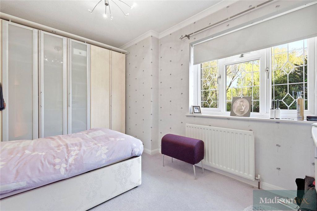 Additional image 17 of 5 bed detached house for saleParkland Close, Chigwell, Essex IG7