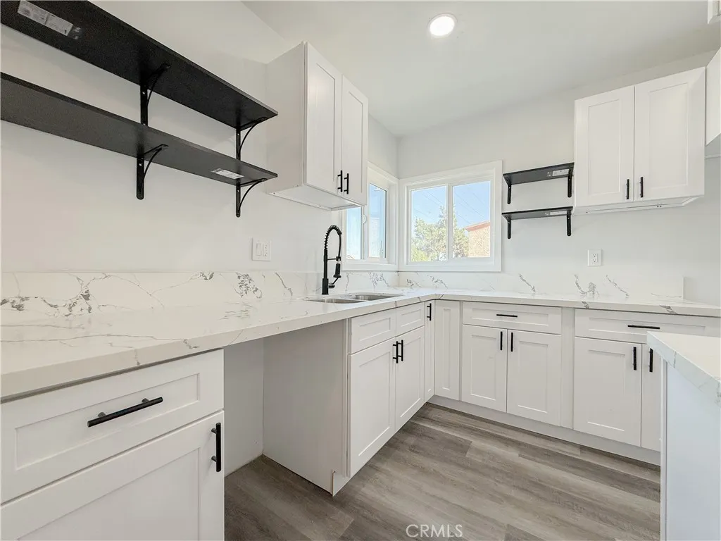 Additional image 31 of 220 W 98th Street, Los Angeles, CA 90003