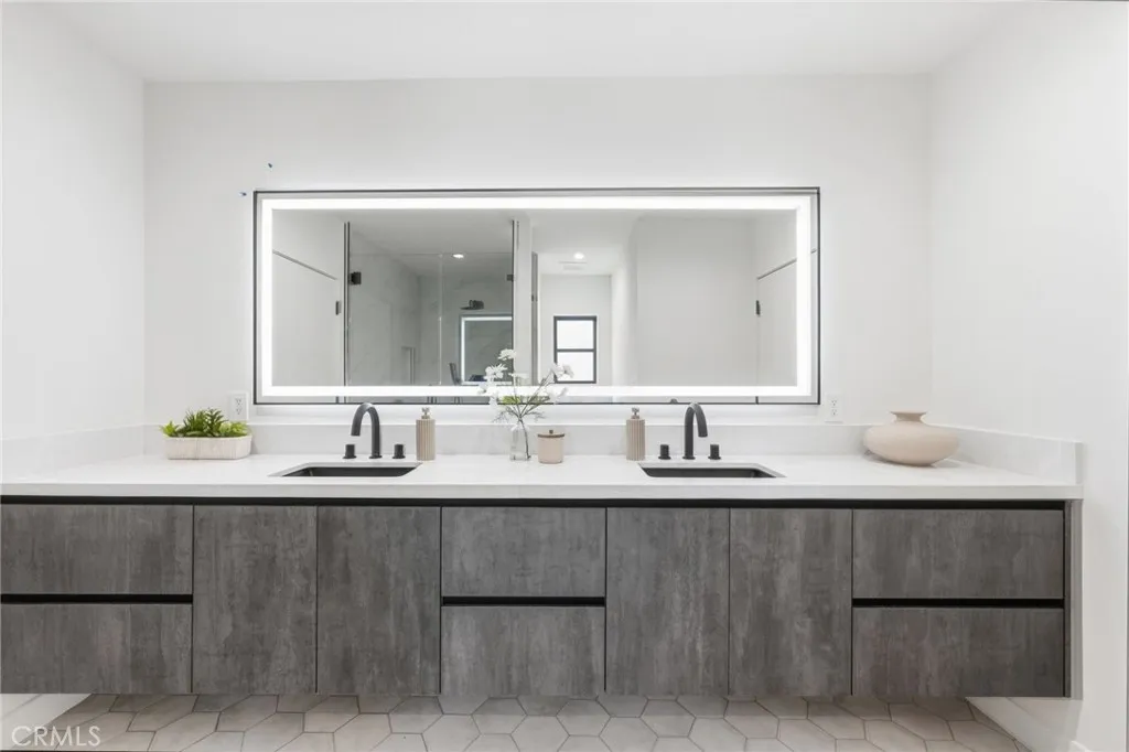 Additional image 38 of 8400 White Oak Ave, Sherwood Forest, CA 91325