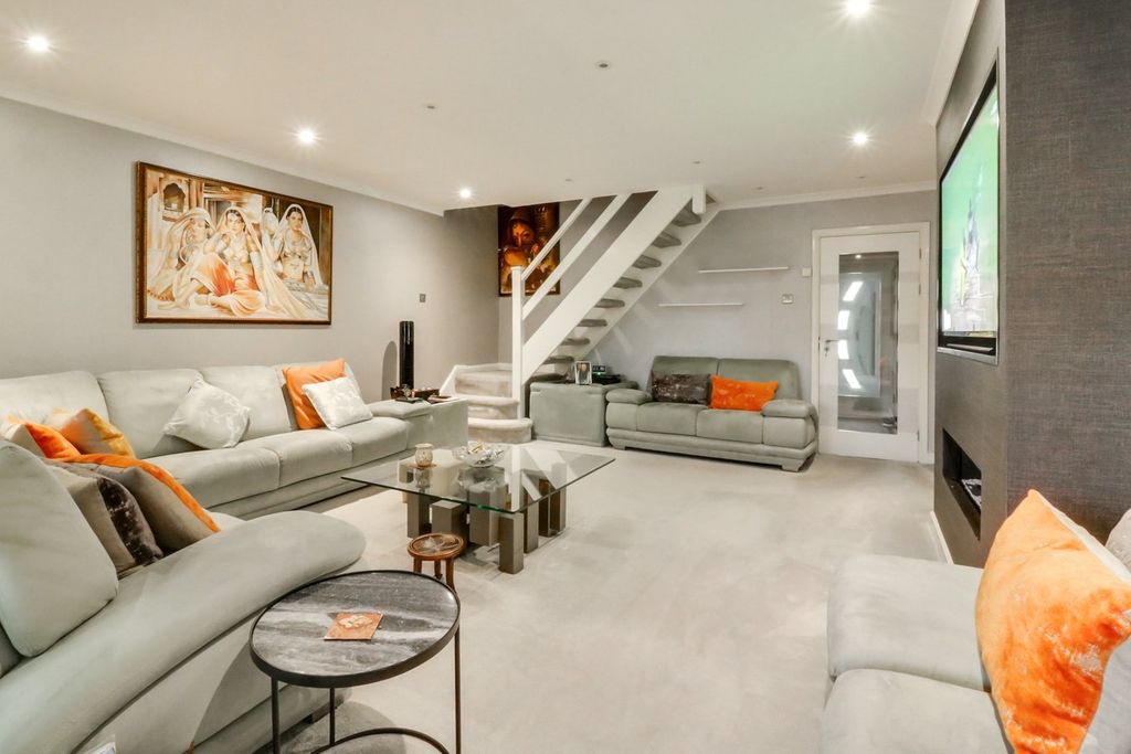 Additional image 2 of 2 bed terraced house to rentVane Close, Harrow HA3