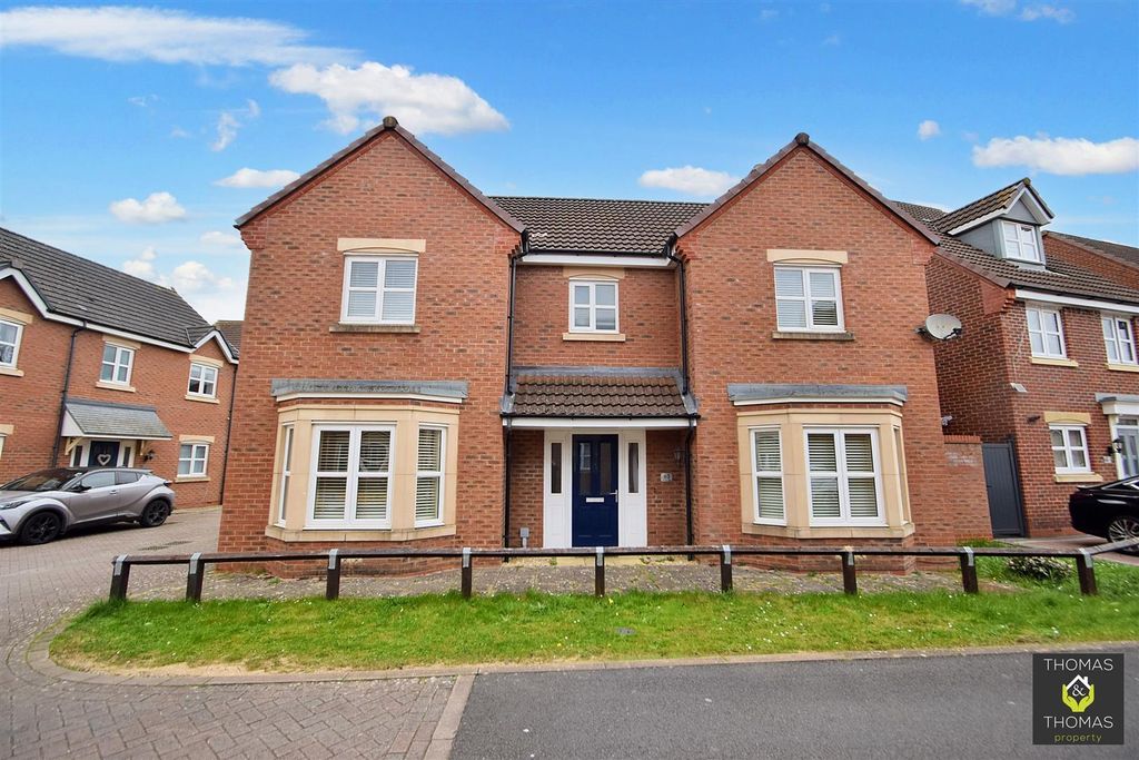 4 bed detached house to rentUxbridge Lane, Kingsway GL2