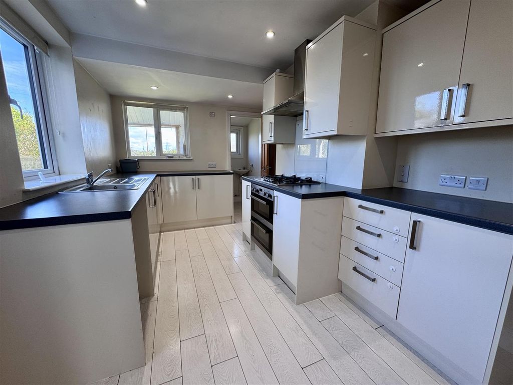 Additional image 2 of 3 bed terraced house to rentSeaview, Sudbrook, Caldicot NP26