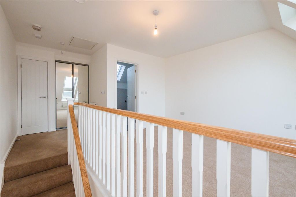 Additional image 10 of 3 bed semi-detached house to rentHerringbone Road, Worsley M28