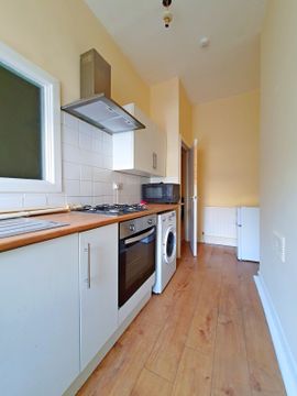 City Road, Roath, Cardiff CF24, Studio to rent