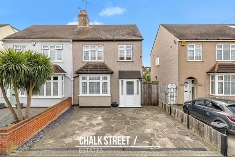 Standen Avenue, Hornchurch RM12