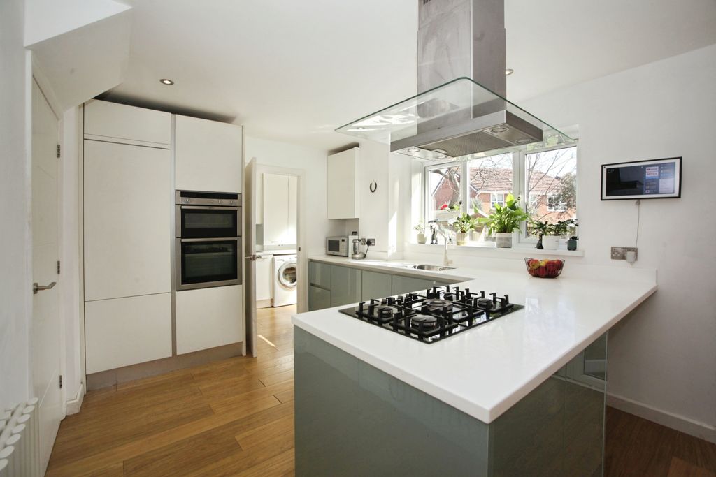 Additional image 3 of 4 bed detached house for saleBarons Court, Caldicot NP26