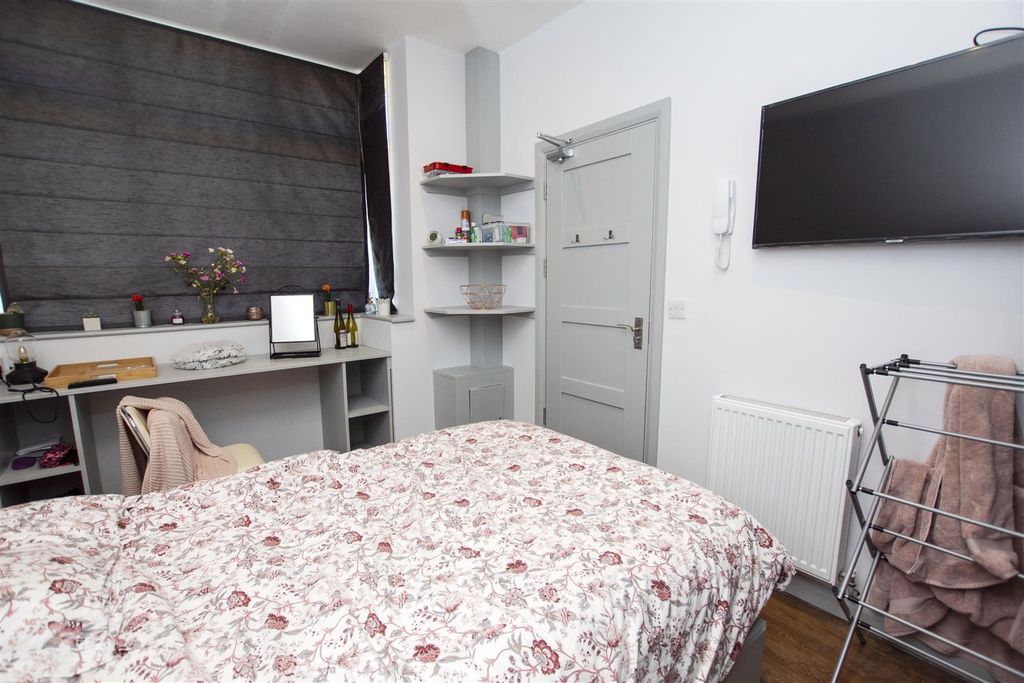 5 bed shared accommodation to rentHeeley Road, Birmingham, West Midlands B29 photo 5