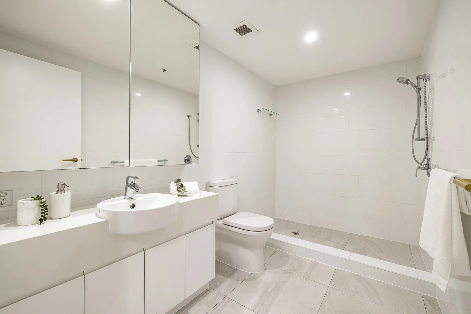 Additional image 12 of 92/12 Commodore Drive, Paradise Waters QLD 4217