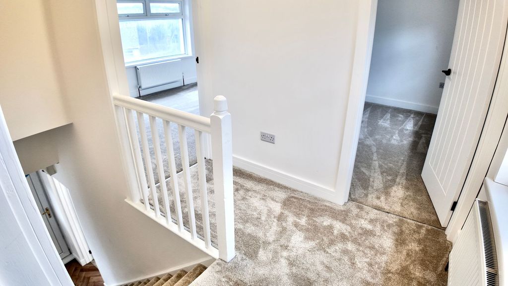 Additional image 12 of 3 bed semi-detached house to rentAlbertina Road, Newbridge NP11