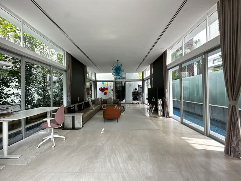 Tudor Close photo 2