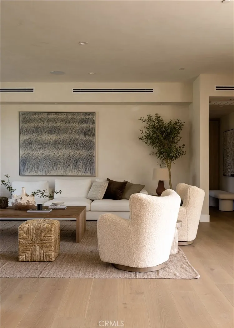 Additional image 68 of 15202 Hesby Street, Sherman Oaks, CA 91403