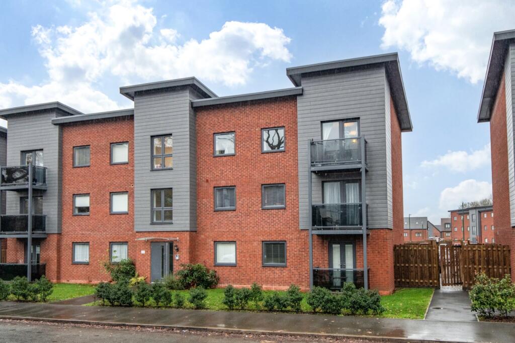 Newman Square, Solihull, B90