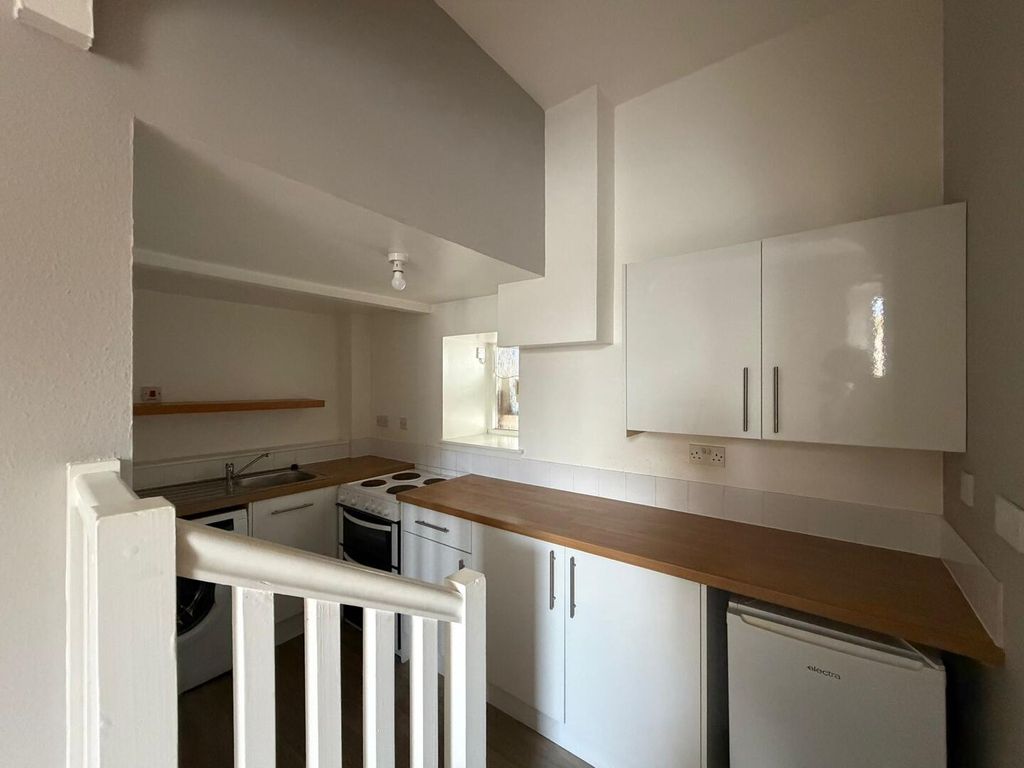 Additional image 5 of 2 bed flat to rentMillar Street, Crieff PH7