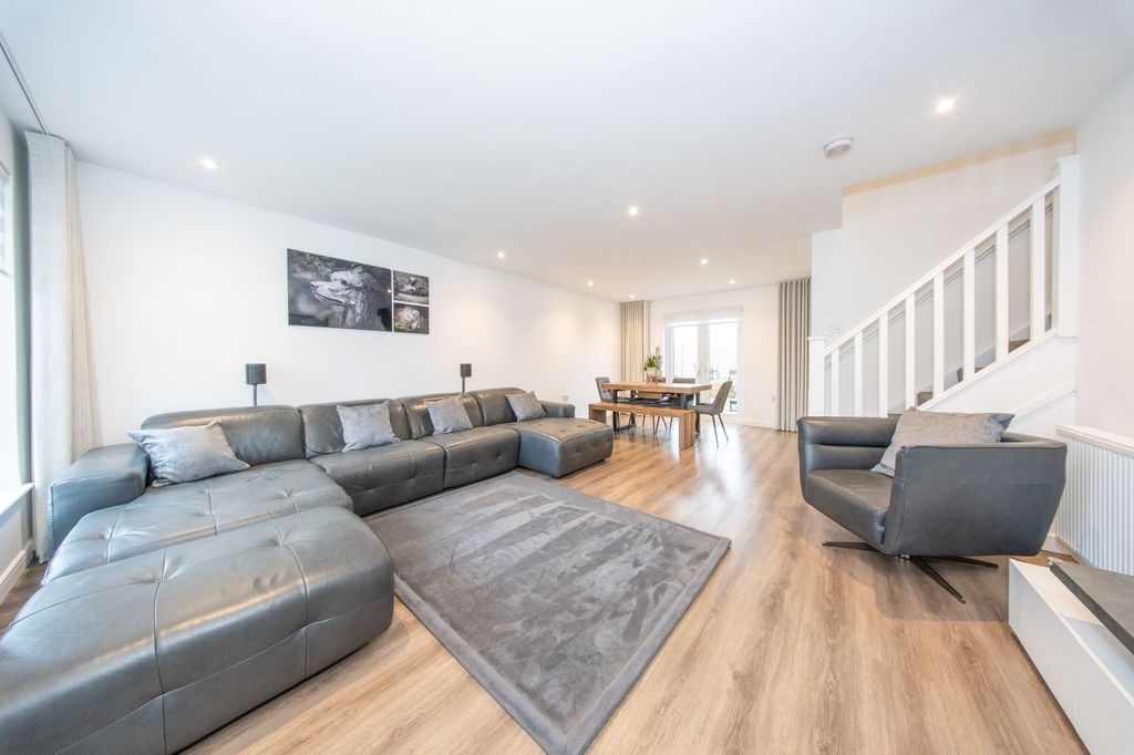 Additional image 2 of 3 bed detached house for saleBaxter Road, East Calder EH53