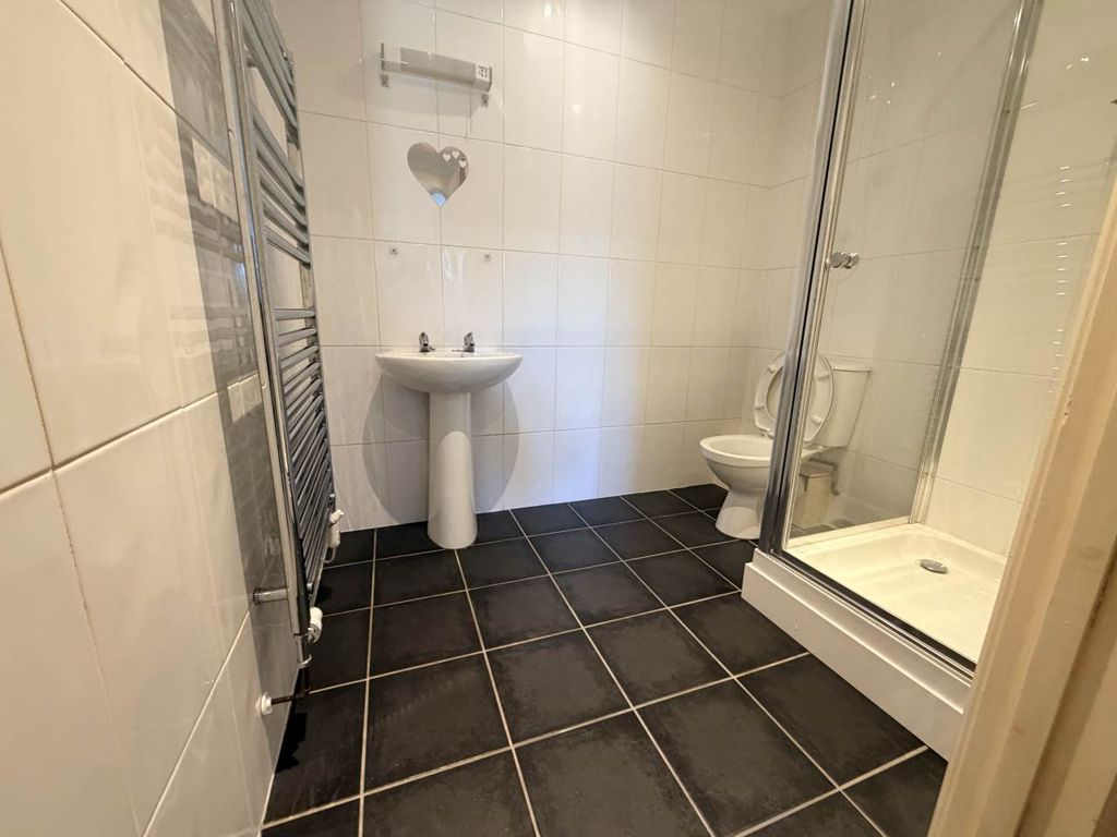 Additional image 4 of 1 bed flat for saleTy Ceredig, Clos Gwilym, Llanbadarn Fawr SY23