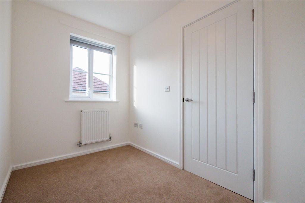 Additional image 14 of 3 bed semi-detached house to rentHerringbone Road, Worsley M28