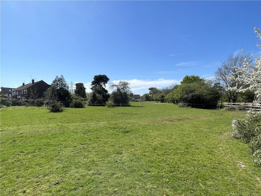 Land to rentLangley Park Road, Iver, Buckinghamshire SL0