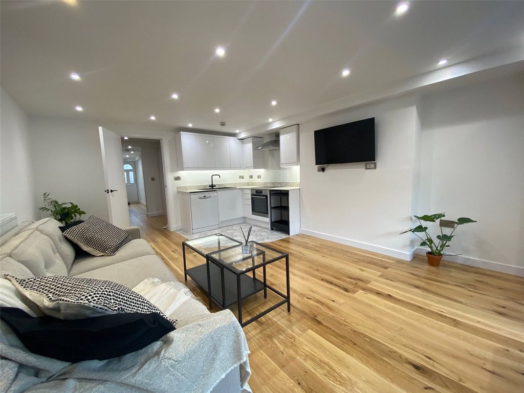 Additional image 11 of 1 bed flat to rentSt Ronans Avenue, Redland, Bristol BS6