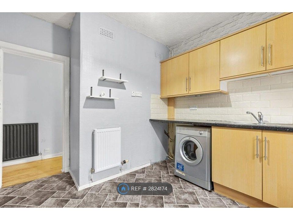 Additional image 6 of 2 bed flat to rentElm Avenue, Renfrew PA4