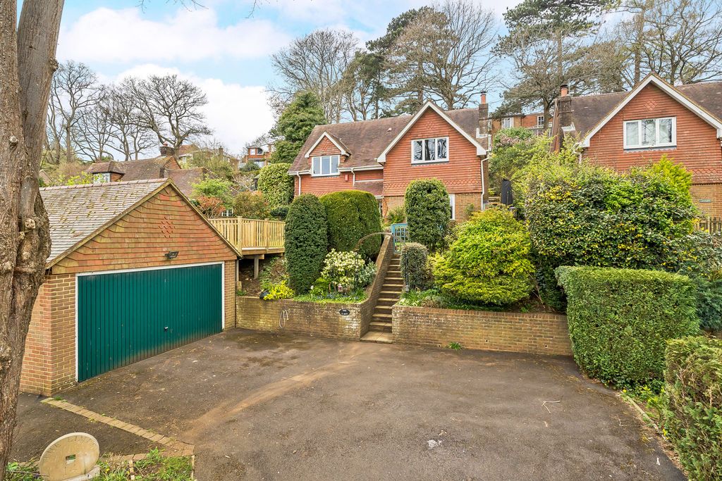4 bed detached house to rentShadyhanger, Godalming GU7