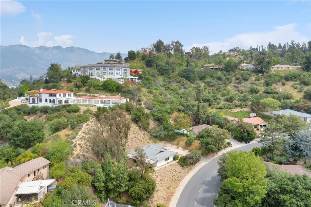 Additional image 4 of 3737 San Augustine Dr, Glendale, CA 91206