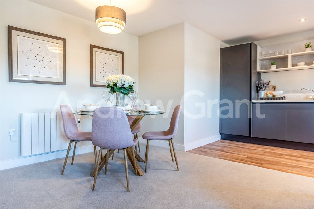Additional image 3 of 2 bed flat to rentOrchard House, 2 Victoria Square, Droitwich WR9