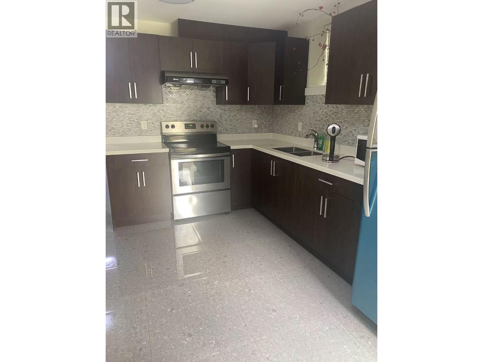 Basement-2 3254 E 6TH AVE