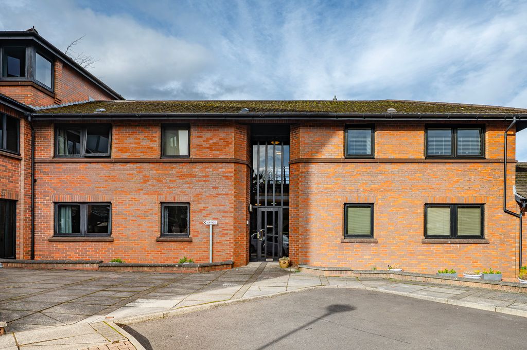 Additional image 2 of 1 bed flat for saleFenwick Place, Giffnock, Glasgow G46