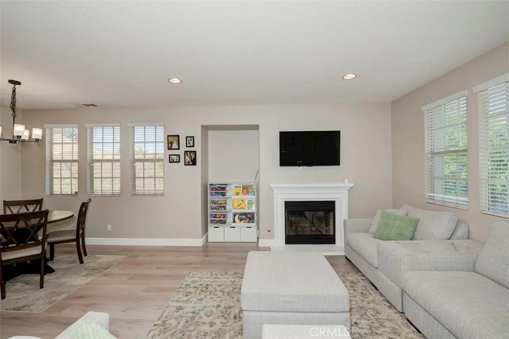 Additional image 25 of 483 Klamath Ct, Corona, CA 92880