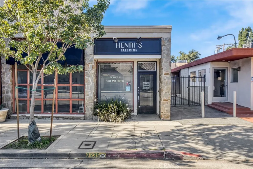 Additional image 42 of 7235 Owensmouth, Canoga Park, CA 91303