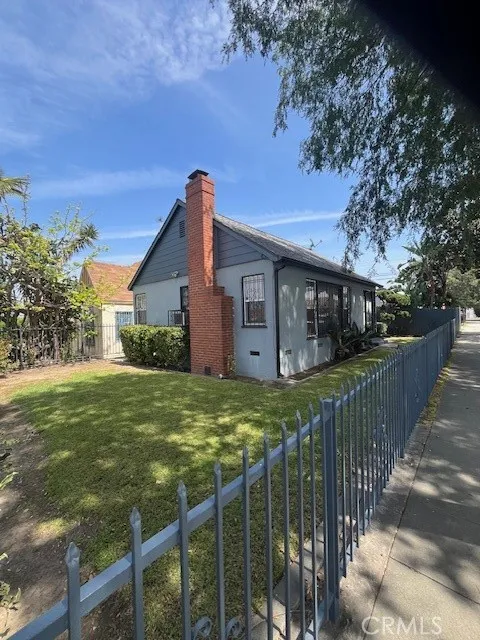 Additional image 18 of 2121 W 70th St, Los Angeles, CA 90047