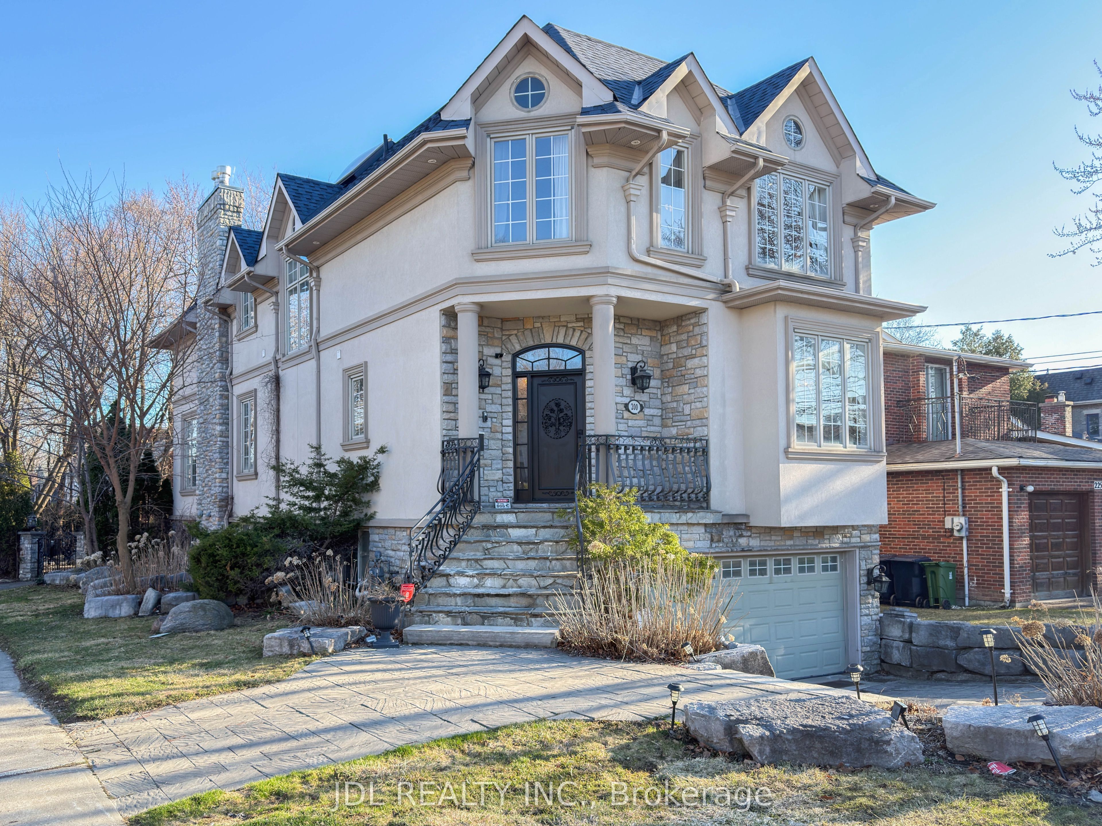200 Wilfred Avenue, Toronto, ON, M2N 5C9