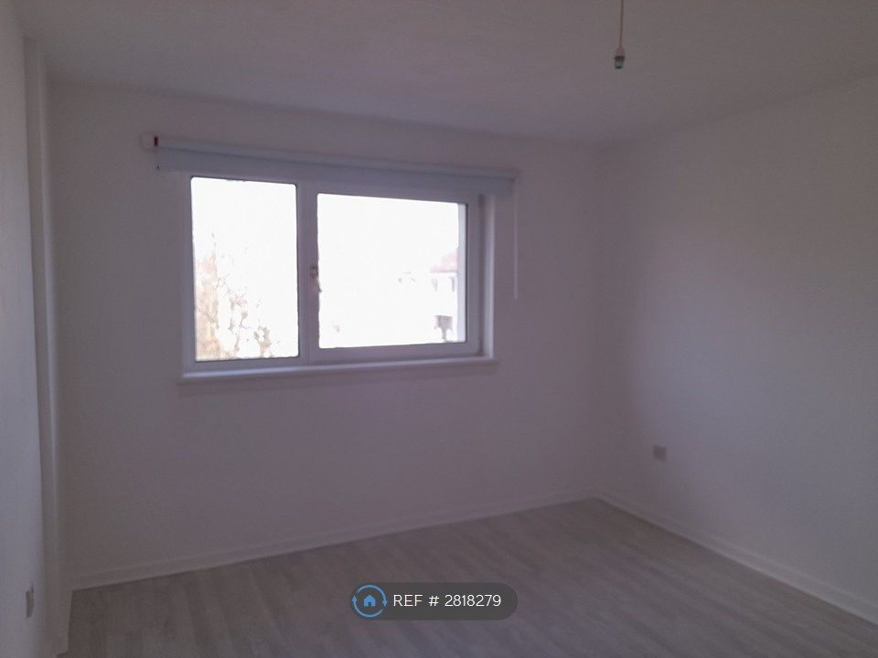 3 bed maisonette to rentGorget Quadrant, Glasgow G13 photo 3