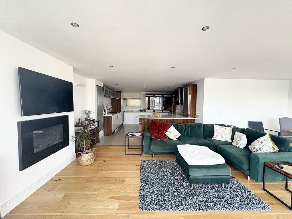 Additional image 9 of 2 bed flat for saleRichmond Walk, Plymouth PL1