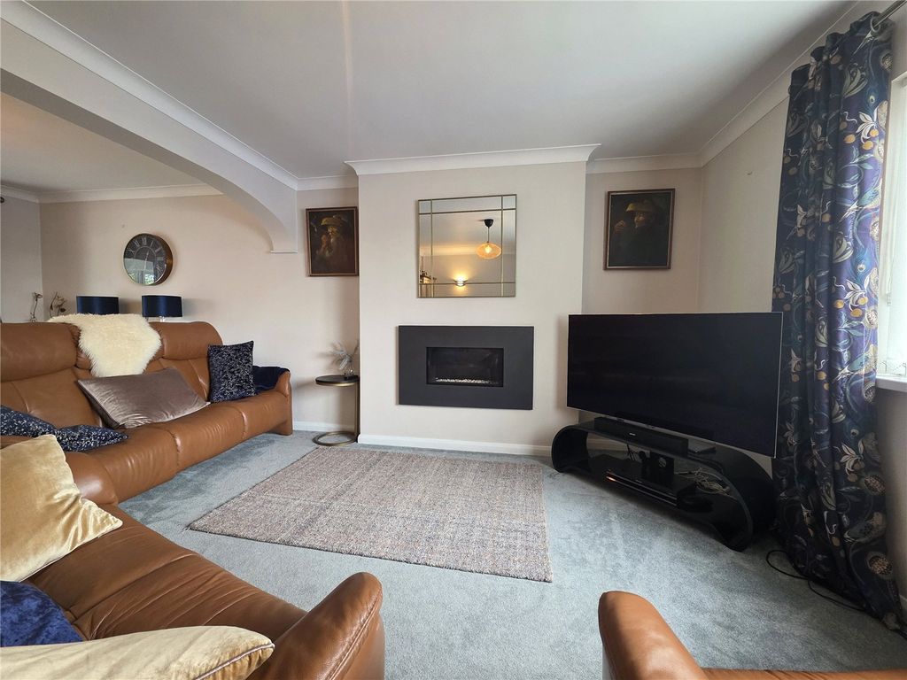 Additional image 5 of 4 bed detached house for saleGlenview Avenue, Pembroke Dock, Pembrokeshire SA72