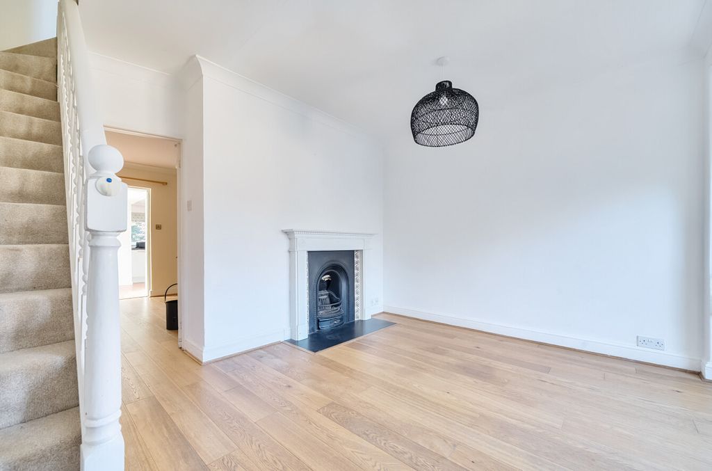 Additional image 3 of 2 bed semi-detached house for saleHaslemere, Surrey GU27