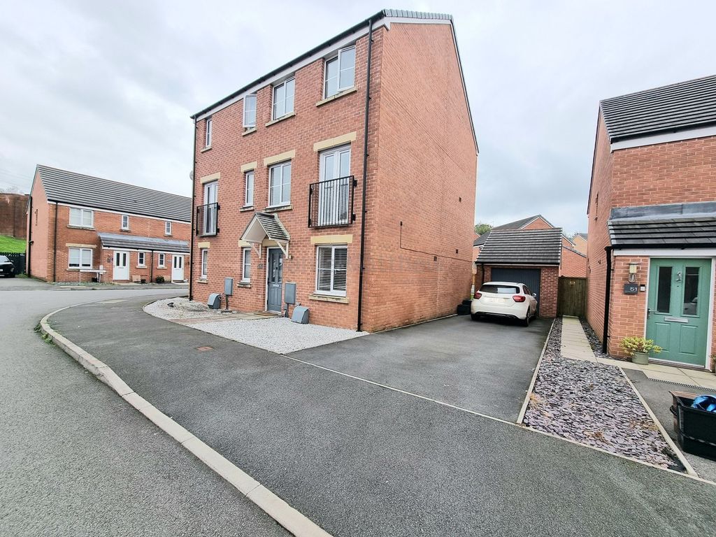 3 bed semi-detached house for saleMaes Brynach, Brynmenyn CF32